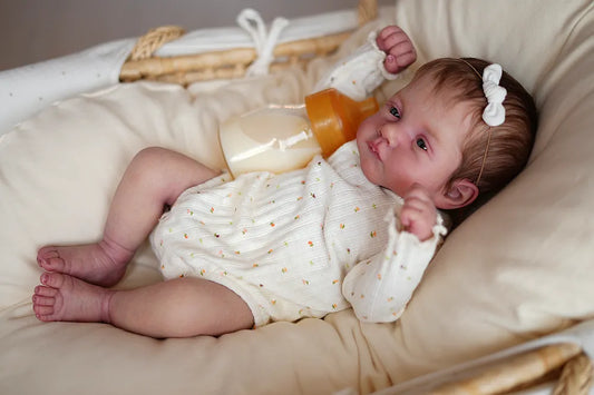 Muñeca Reborn Realista Emma niña 49cm y 1.700kg + Pack Premium