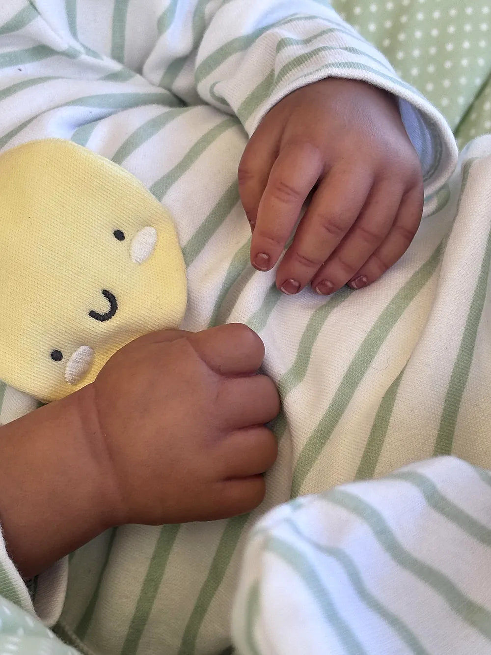 Muñeco  Reborn Realista Santiago Niño 50cm y 1.400 kg + Pack Premium