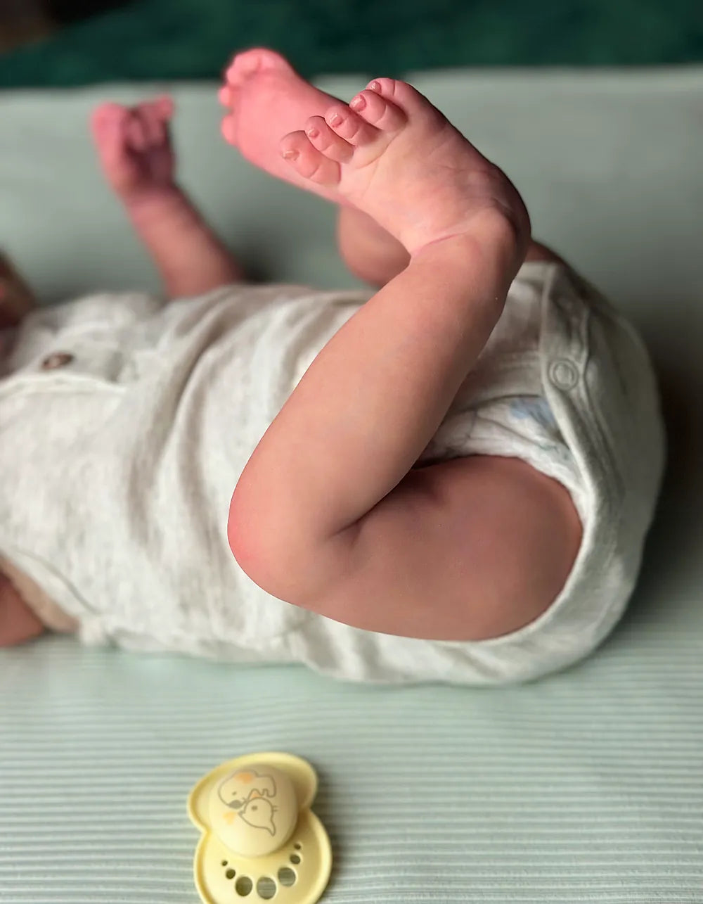 Muñeco Reborn Realista Luan niño 50cm y 1.700kg + Pack Premium