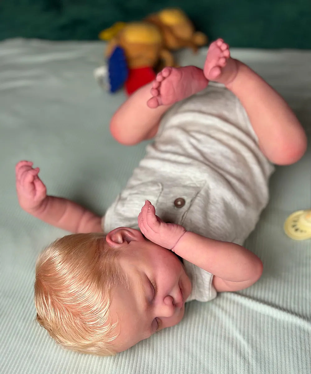 Muñeco Reborn Realista Luan niño 50cm y 1.700kg + Pack Premium