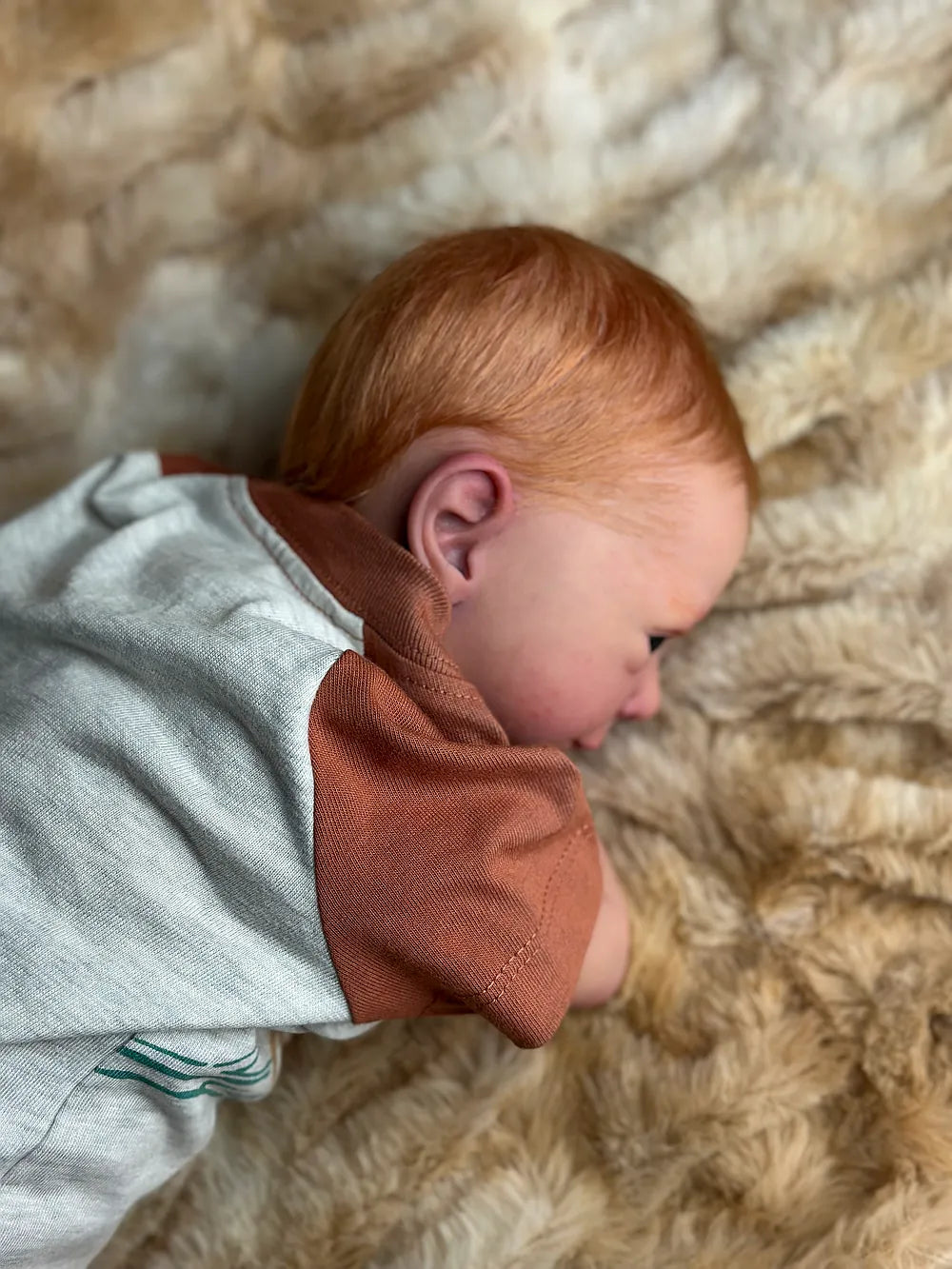 Muñeco Reborn Realista Lucas niño 51cm y 1.700kg + Pack Premium