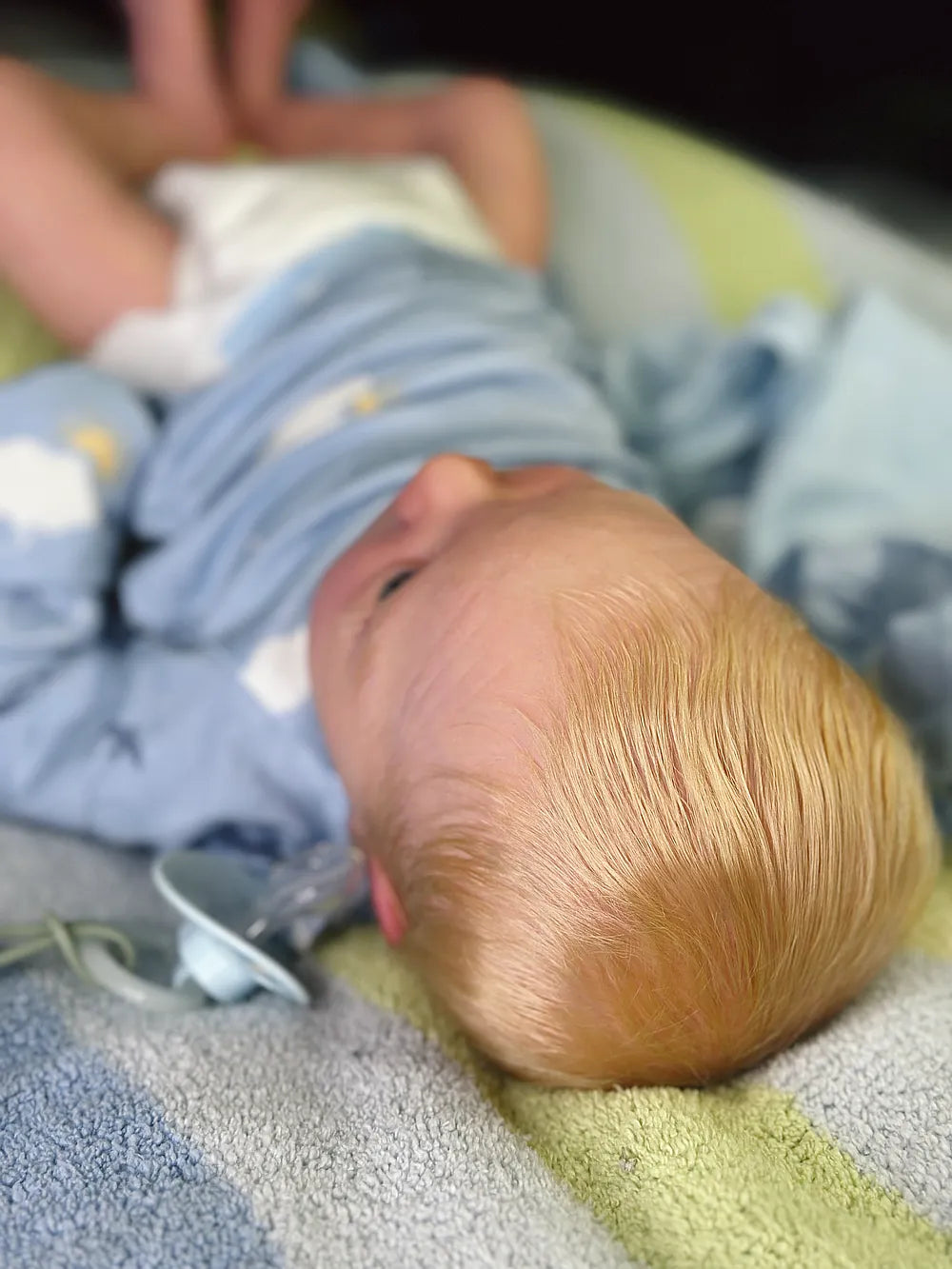 Muñeco Reborn Realista Lucas niño 51cm y 1.700kg + Pack Premium