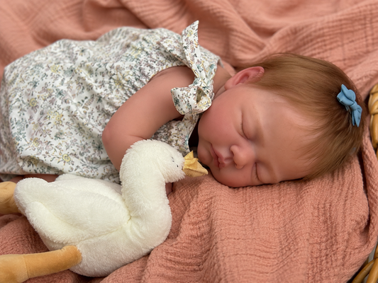 Muñeca Reborn Realista Laura niña 45cm y 1.500kg + Pack Premium