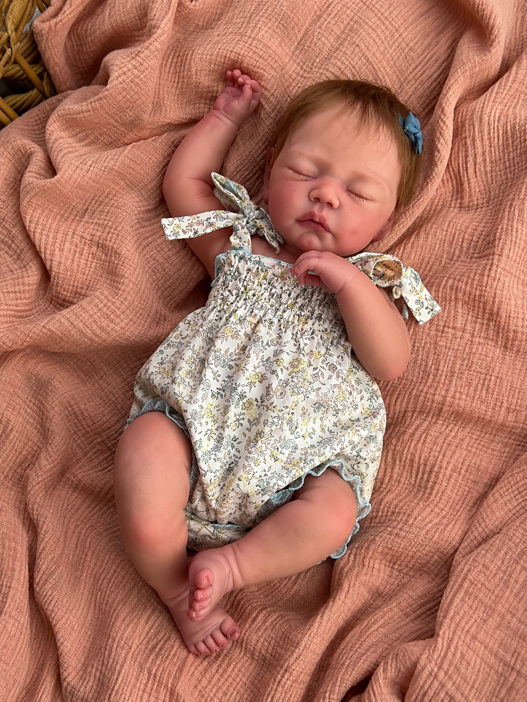 Muñeca Reborn Realista Laura niña 45cm y 1.500kg + Pack Premium