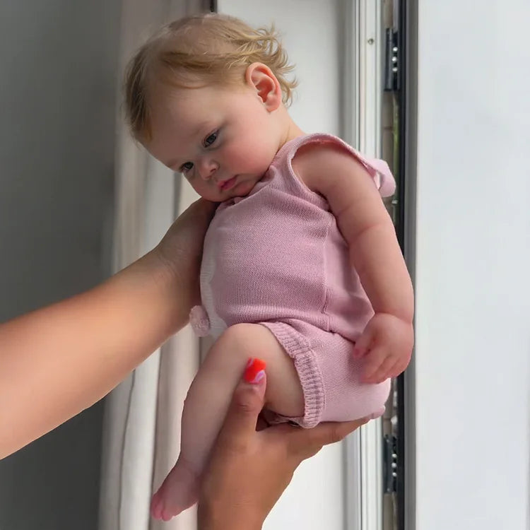 Muñeca Reborn Realista Carol Niña 49cm y 1.800 kg + Pack Premium