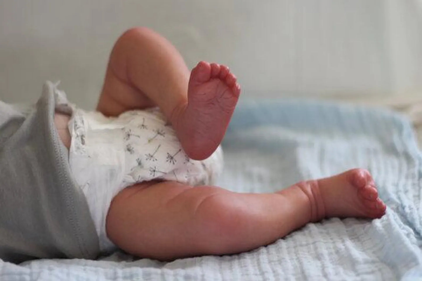 Muñeco Reborn Realista Gabriel Niño 49cm y 1.800 kg + Pack Premium