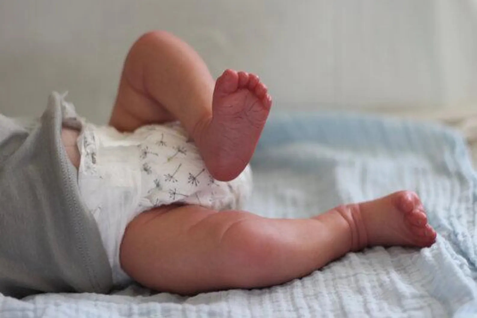 Muñeco Reborn Realista Gabriel Niño 49cm y 1.800 kg + Pack Premium